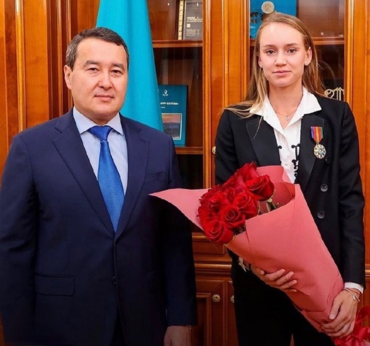 键的几个洞 键的几个洞