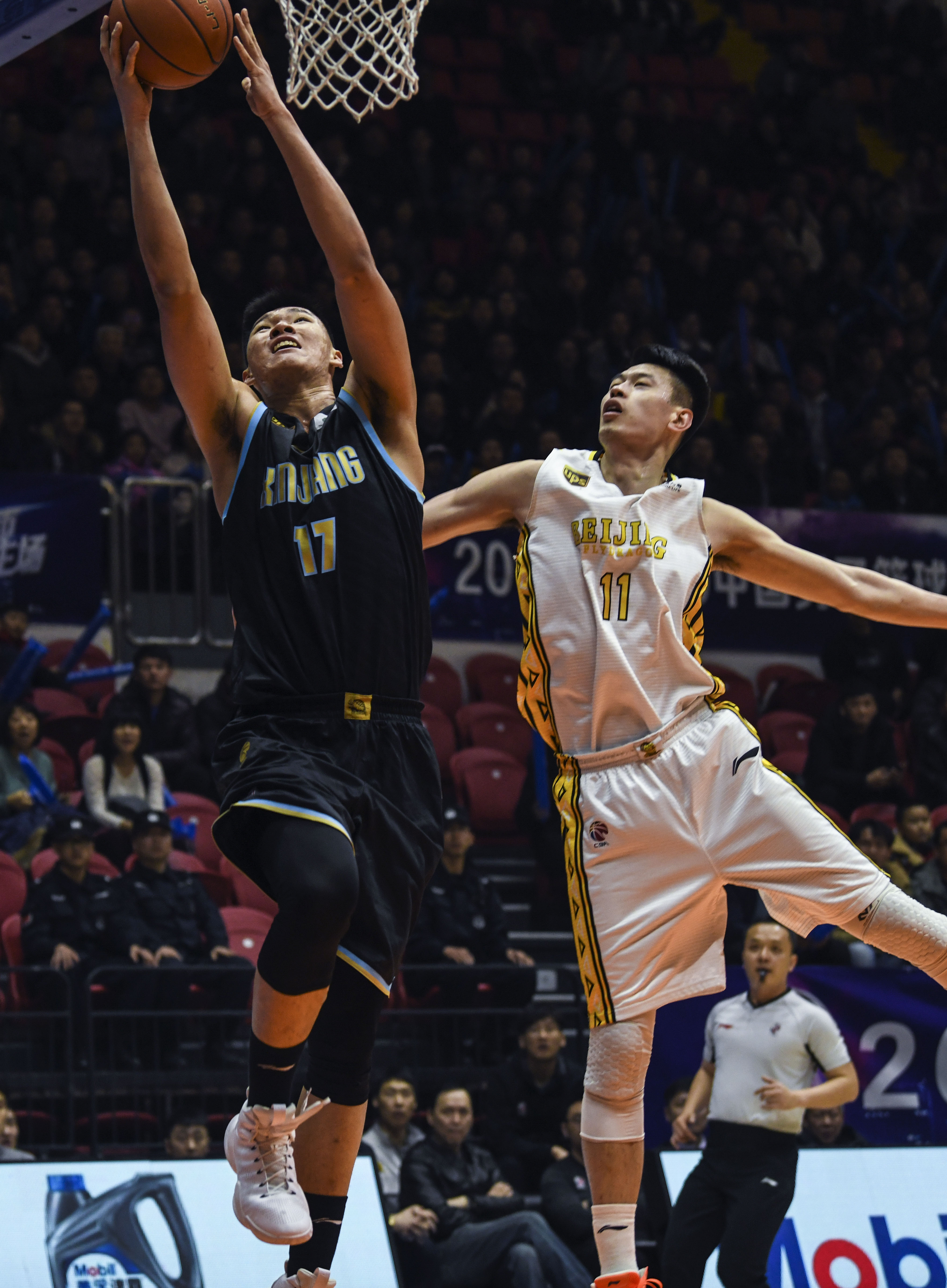 步如虎添翼 步如虎添翼